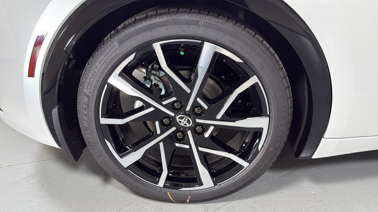 New 2027 Wind Chill Pearl <sup>1</sup> Toyota  XSE image 22
