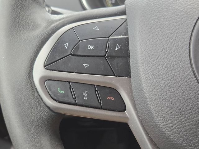 Used 2022 Gray Jeep Latitude Lux image 23
