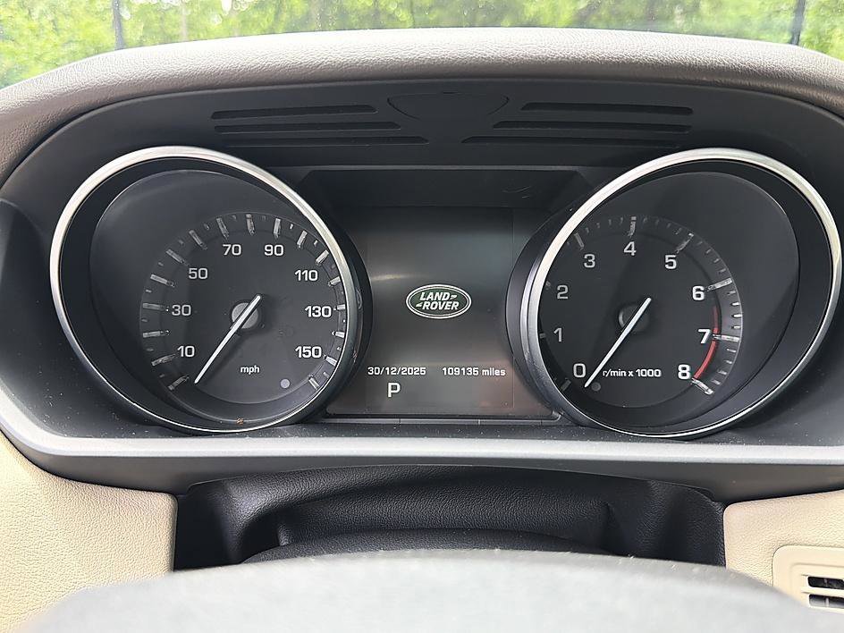 Used 2014 Fuji White Land Rover HSE image 14