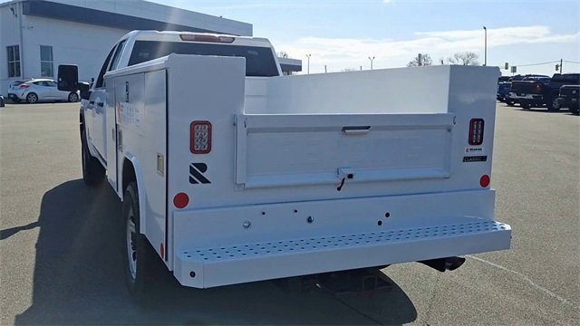 2025 GMC Sierra 3500HD Pro - Photo 8