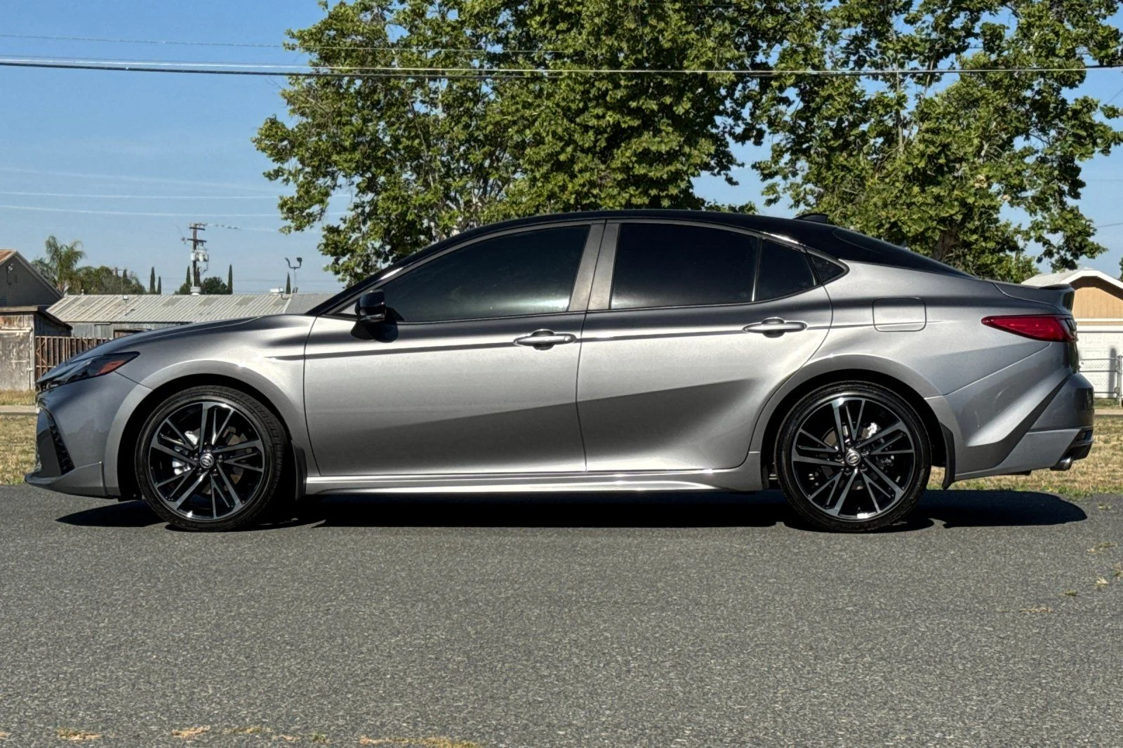Used 2025 Metal Toyota XSE image 8