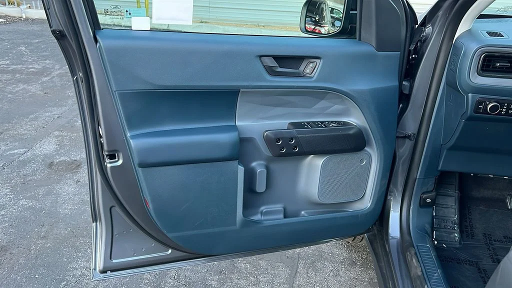 New 2025 Carbonized Gray Metallic Ford XLT image 11