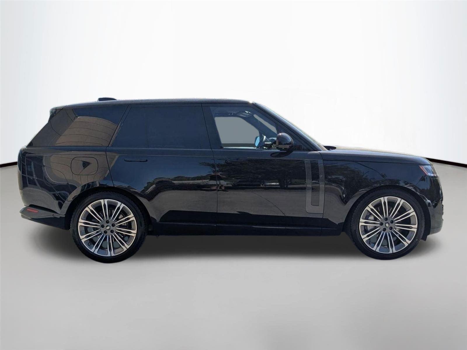 2025 Land Rover Range Rover SE - Photo 4