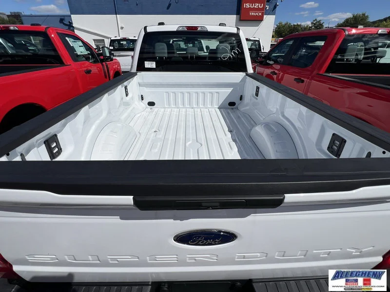 New 2026 Oxford White Ford XL image 7