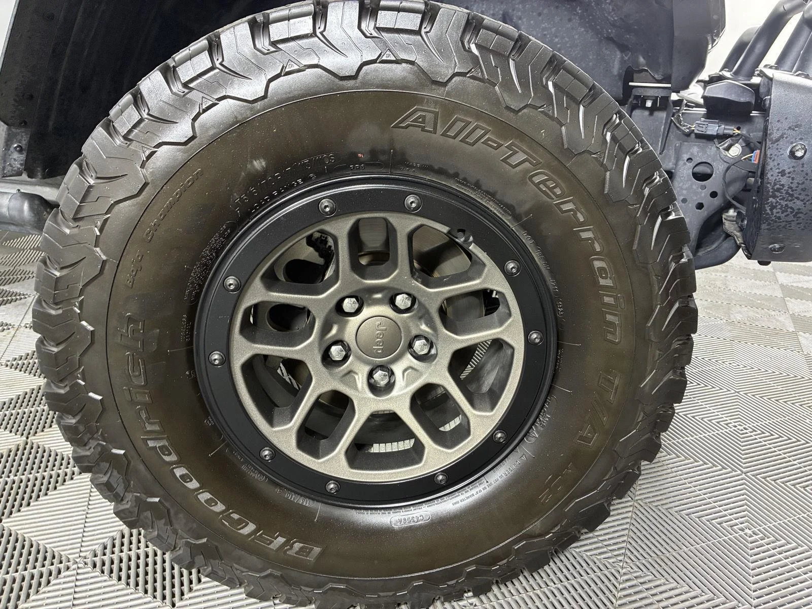 Used 2023 Sting-Gray Clearcoat Jeep Rubicon 20th Anniversary image 8