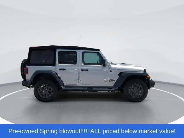 Used 2024 Silver Jeep Sport S image 9