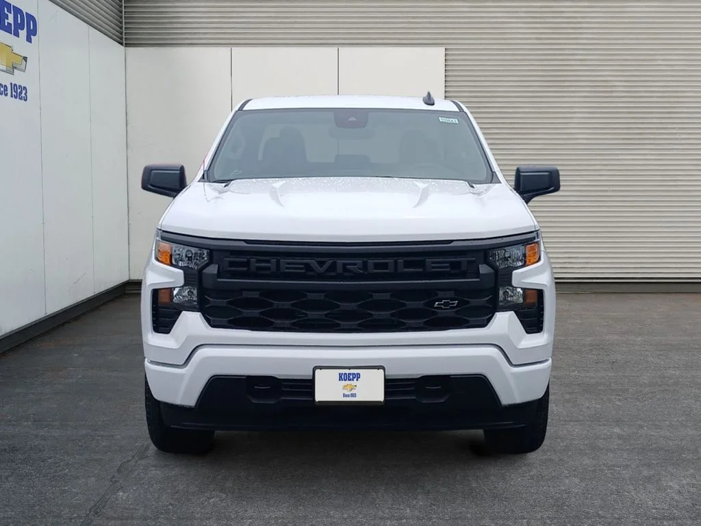 New 2026 Summit White Chevrolet Custom image 8