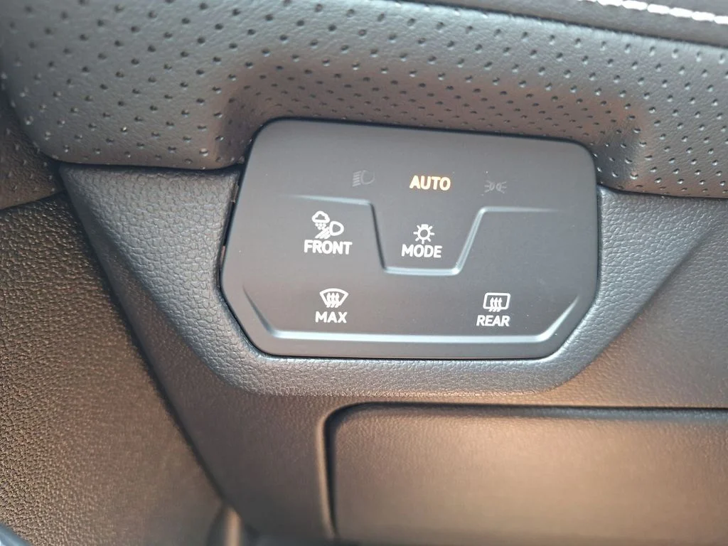 New 2026 Black Volkswagen 2.0T SE w/Technology image 12