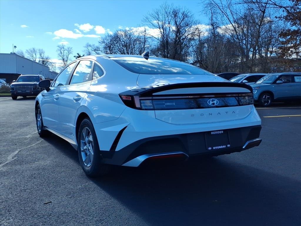New 2026 Serenity White Pearl Hyundai SE image 6