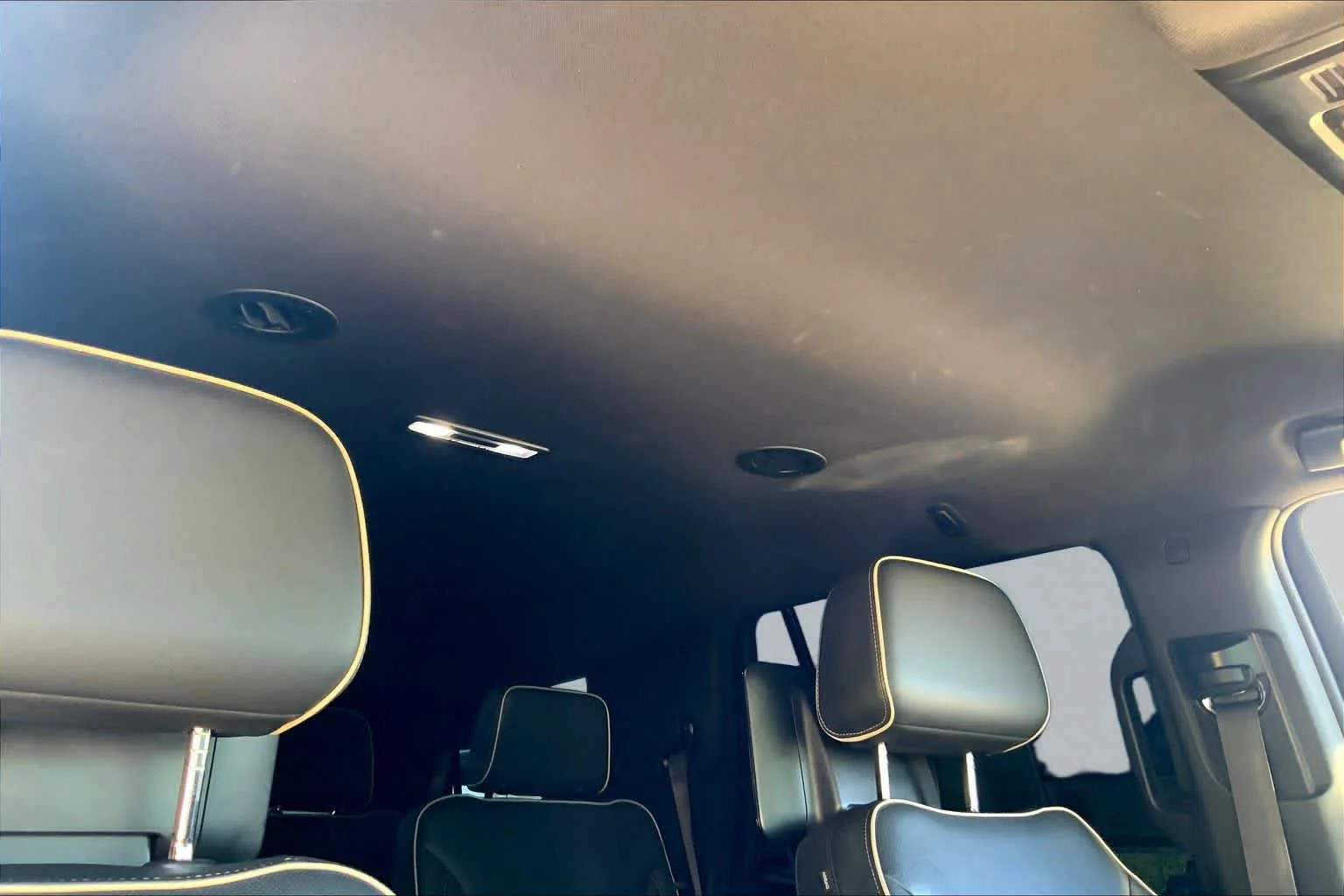 Used 2021 WHITE FROST TRICOAT GMC SLT image 13