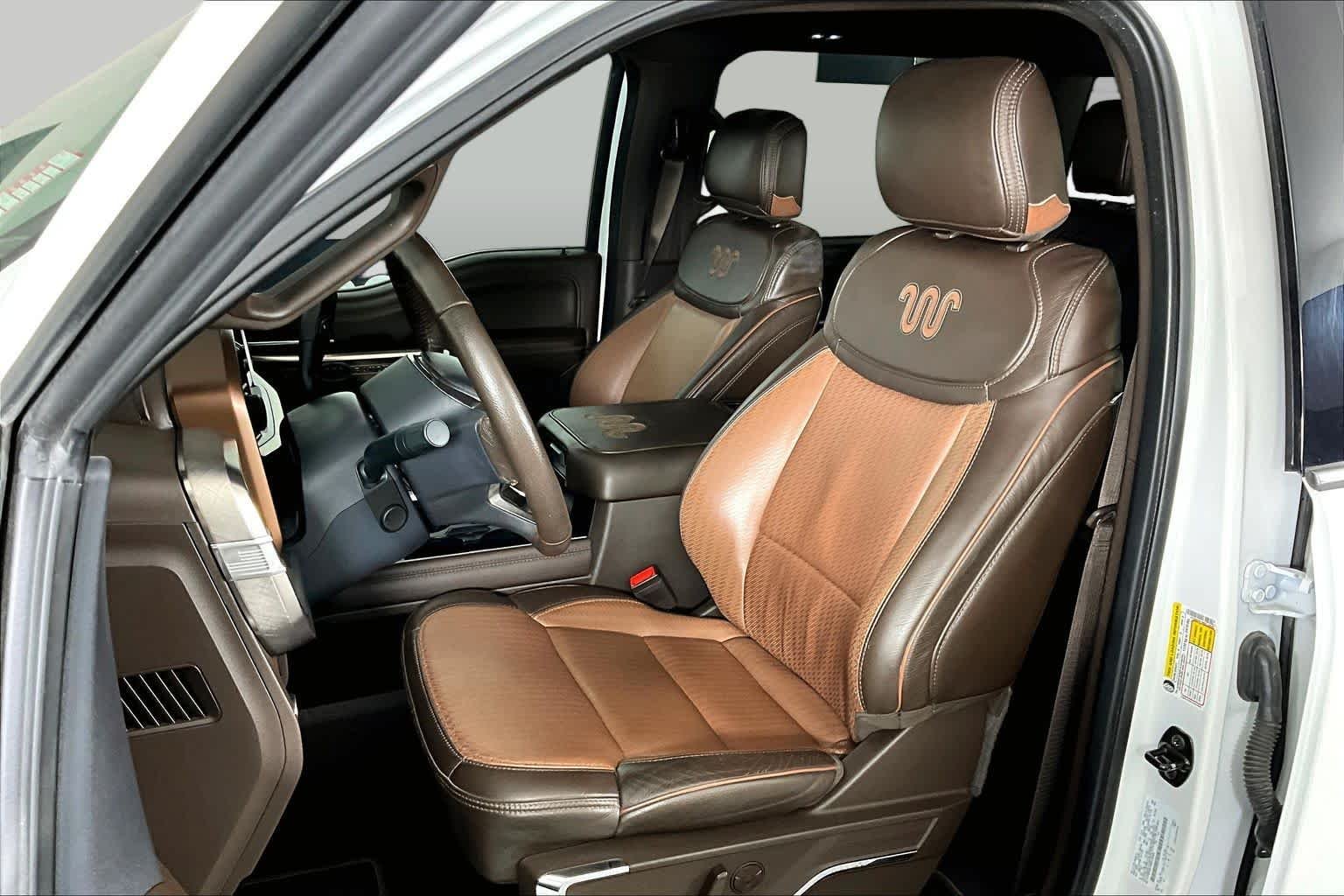 Used 2024 Star White Metallic Tri-Coat/Darkened Bronze Ford King Ranch image 8