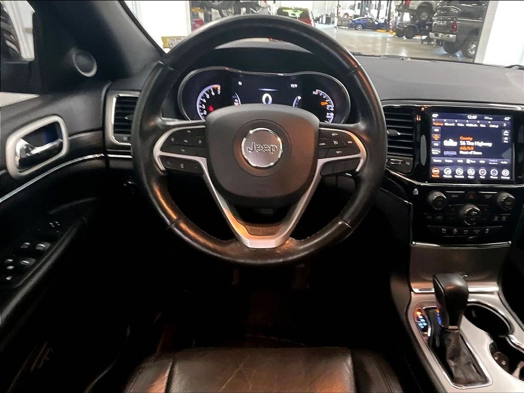 Used 2020 Velvet Red Pearlcoat Jeep Limited image 17