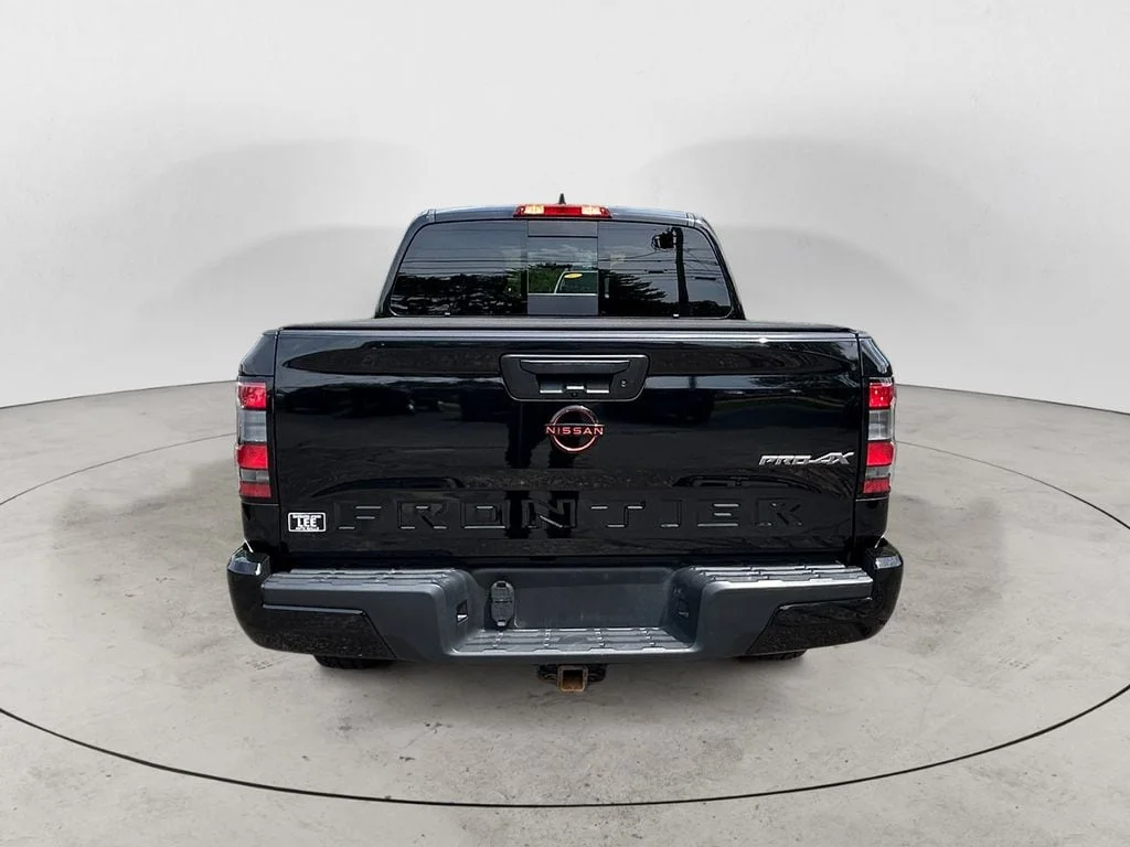 Used 2023 Super Black Nissan  image 4