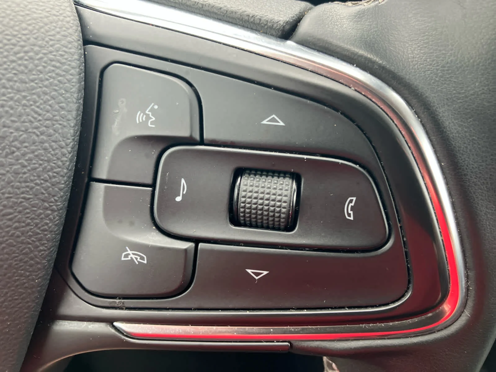 Used 2025 Ebony Twilight Metallic Buick Avenir image 19