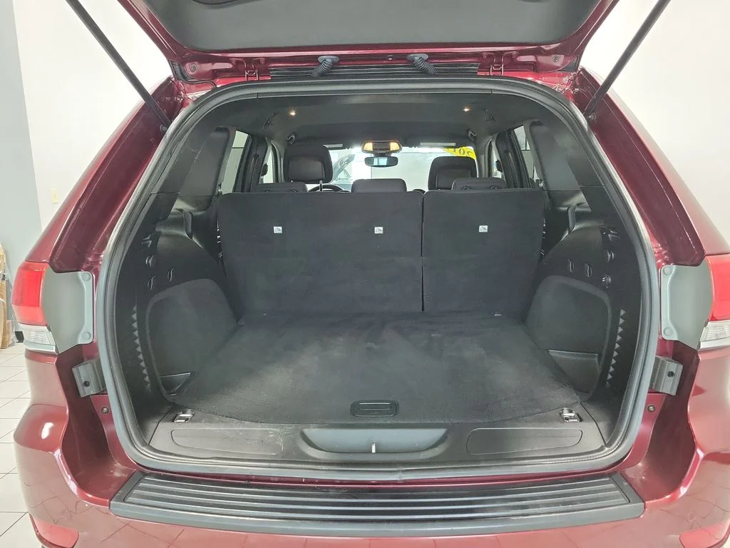 Used 2017 Red Jeep Laredo image 13