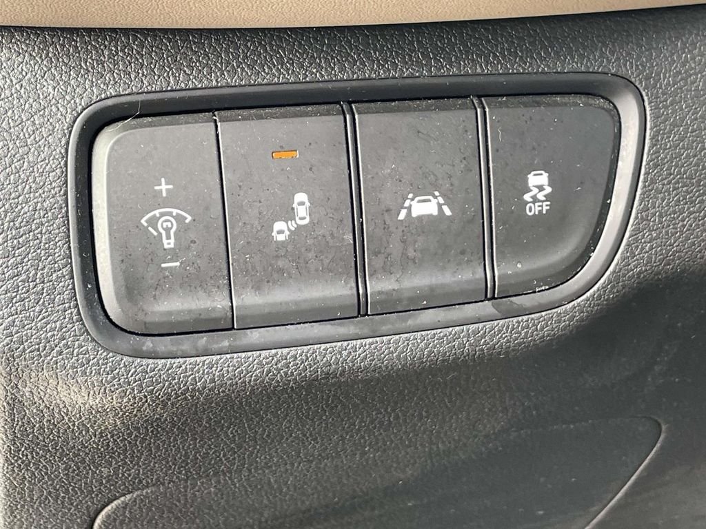 2020 Hyundai Santa Fe SEL - Photo 17