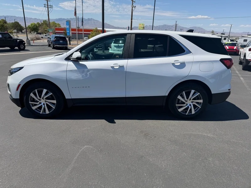 Used 2022 IRIDESCENT PEARL TRICOAT Chevrolet LT image 6