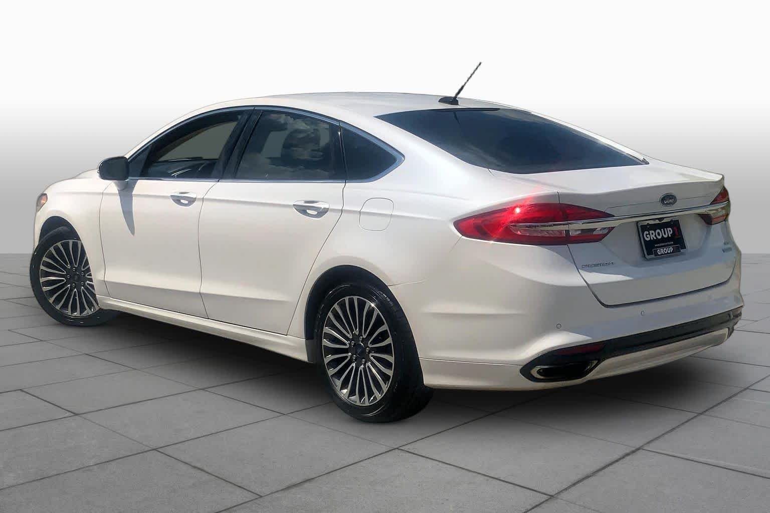 Used 2017 White Platinum Metallic Tri-Coat Ford SE image 11