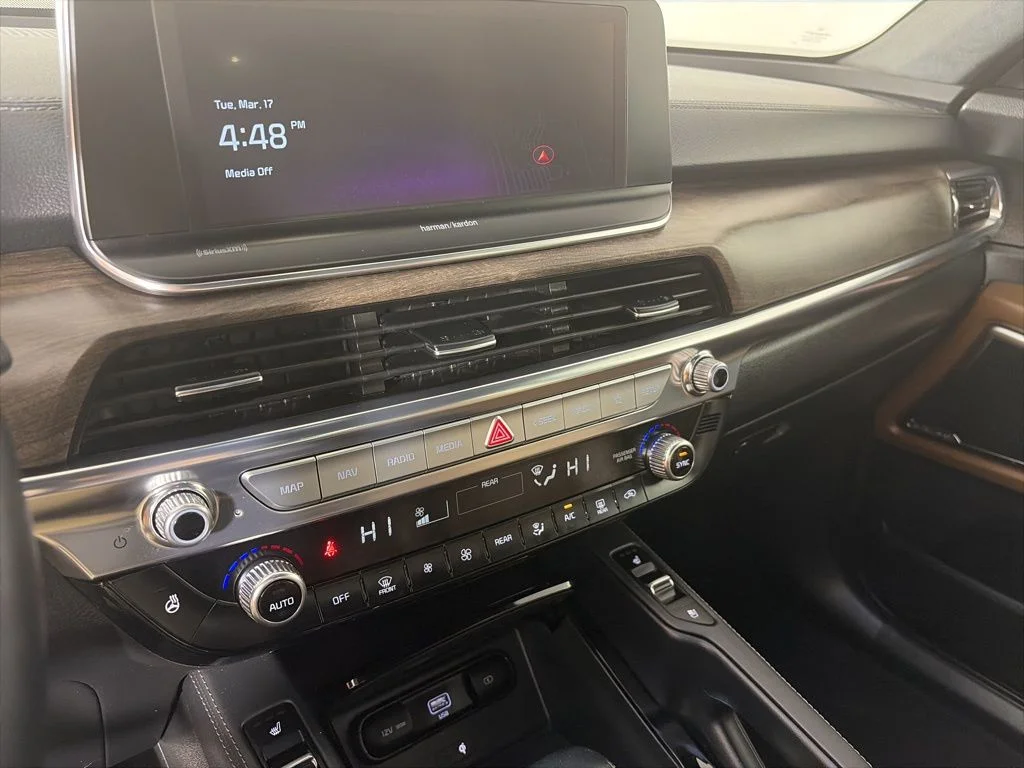 Used 2022 Silver Kia SX image 2