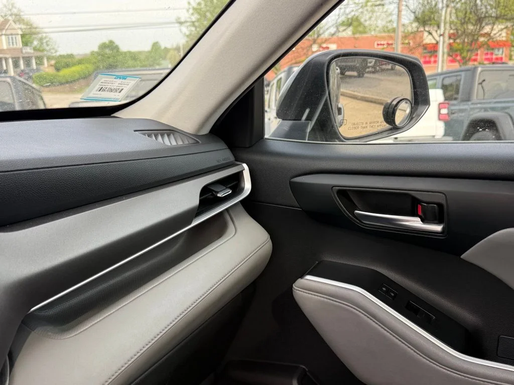 Used 2022 Gray Toyota XLE image 22
