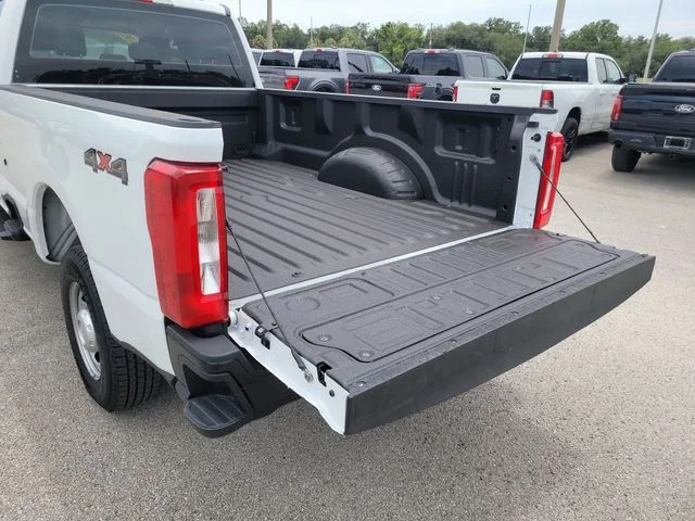 Used 2025 White Ford XL image 10