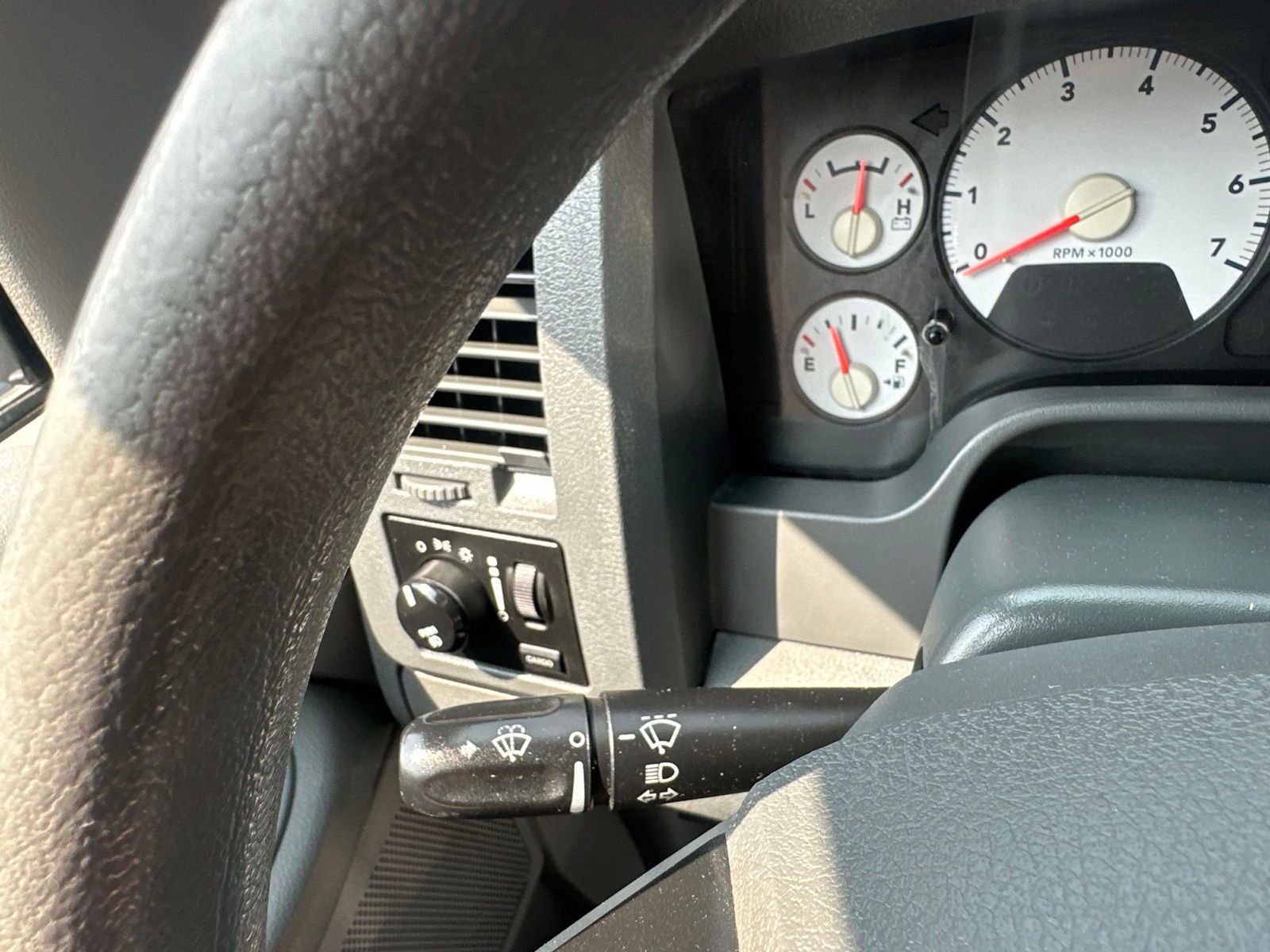 Used 2006 Black Dodge SLT image 41