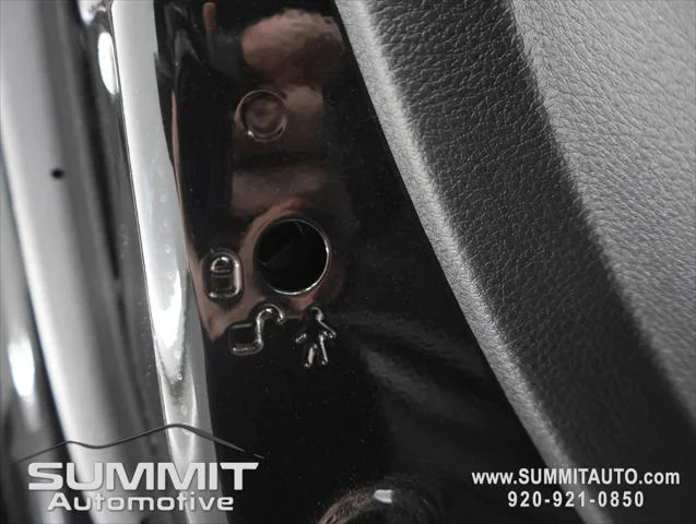 New 2026 Diamond Black Crystal Pearl-Coat Exterior Paint RAM BIG HORN image 41