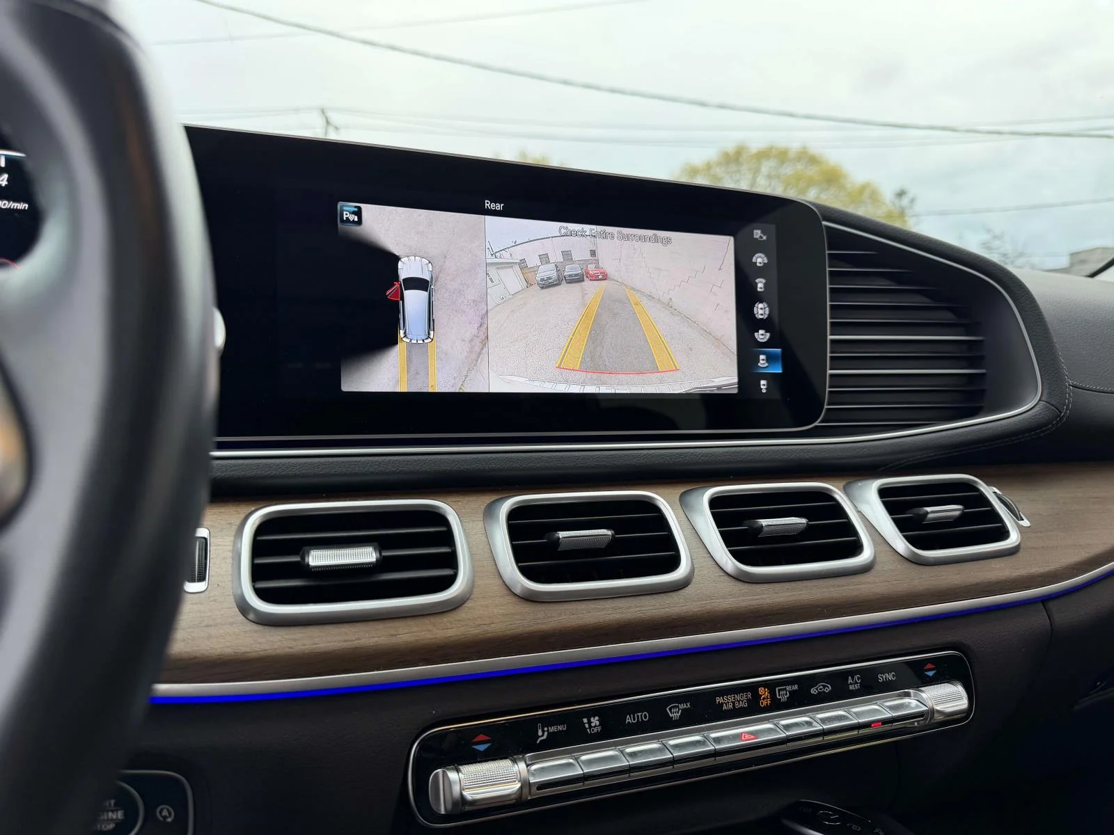 Used 2023  Mercedes-Benz GLS 450 image 30