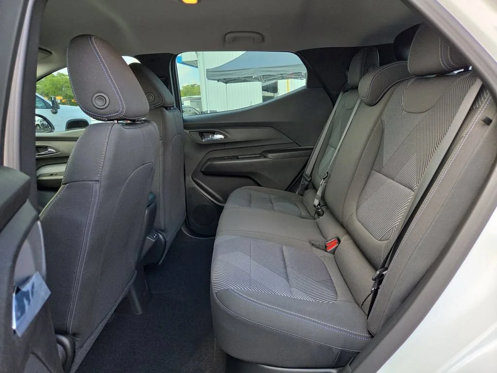 New 2027 Summit White Chevrolet LT image 15