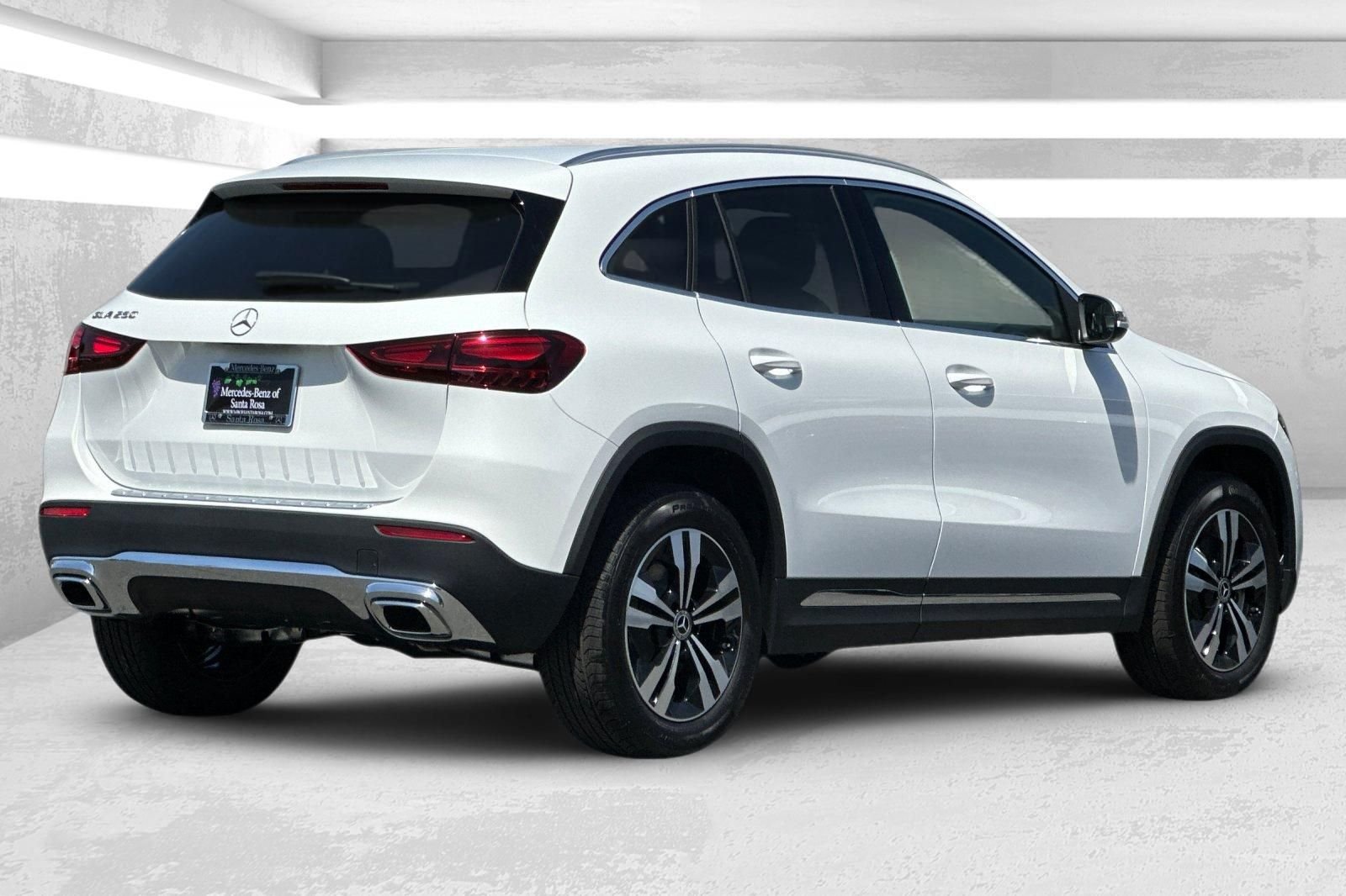 New 2026 White Mercedes-Benz GLA 250 image 4