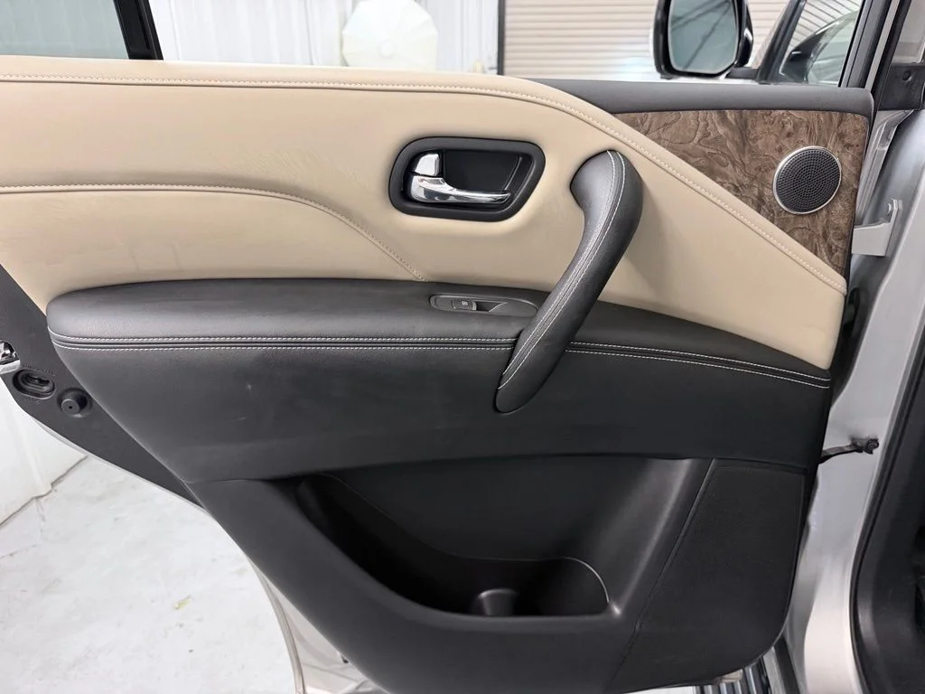 Used 2023 Silver INFINITI Premium Select image 25