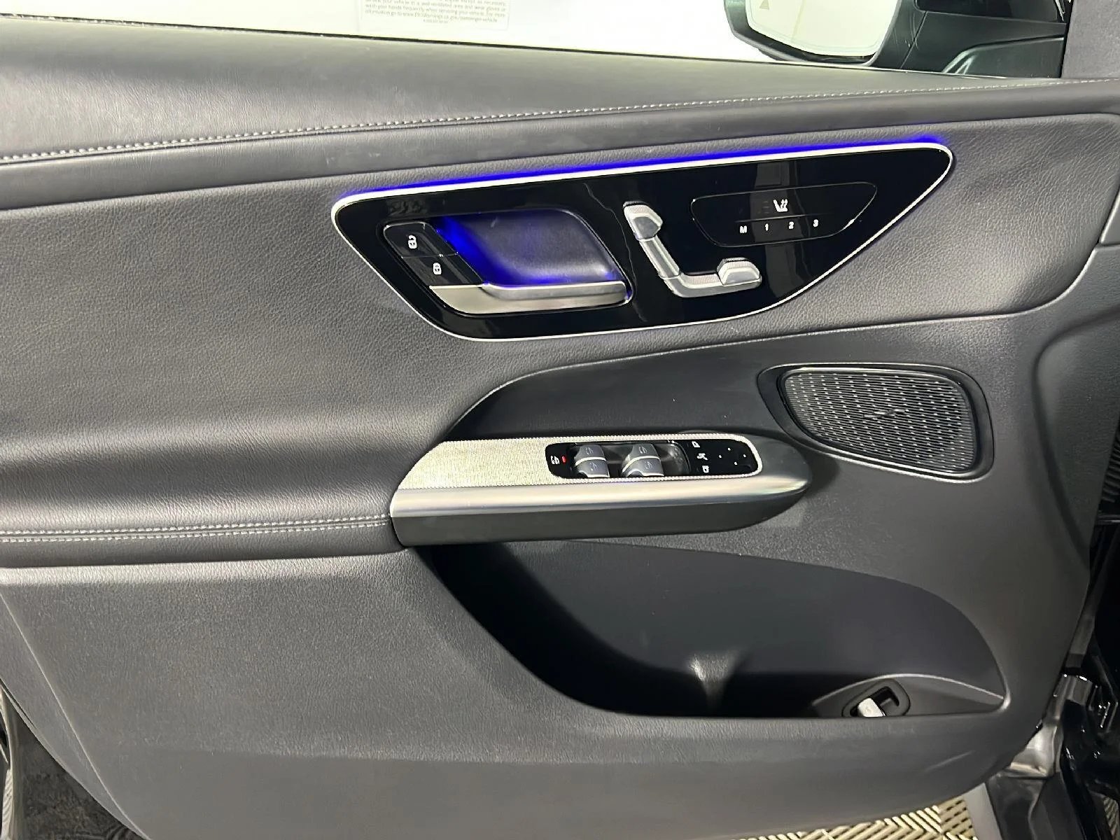 Used 2023 Black Mercedes-Benz GLC 300 image 4