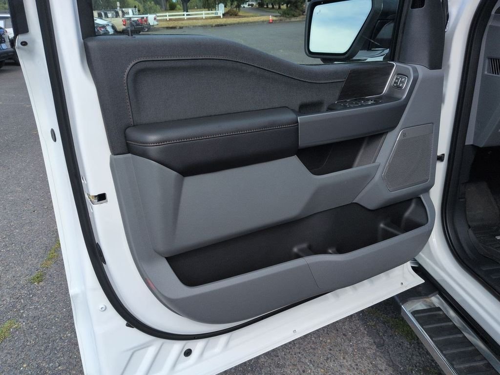 New 2026 Star White Metallic Tri-Coat Ford Lariat® image 43