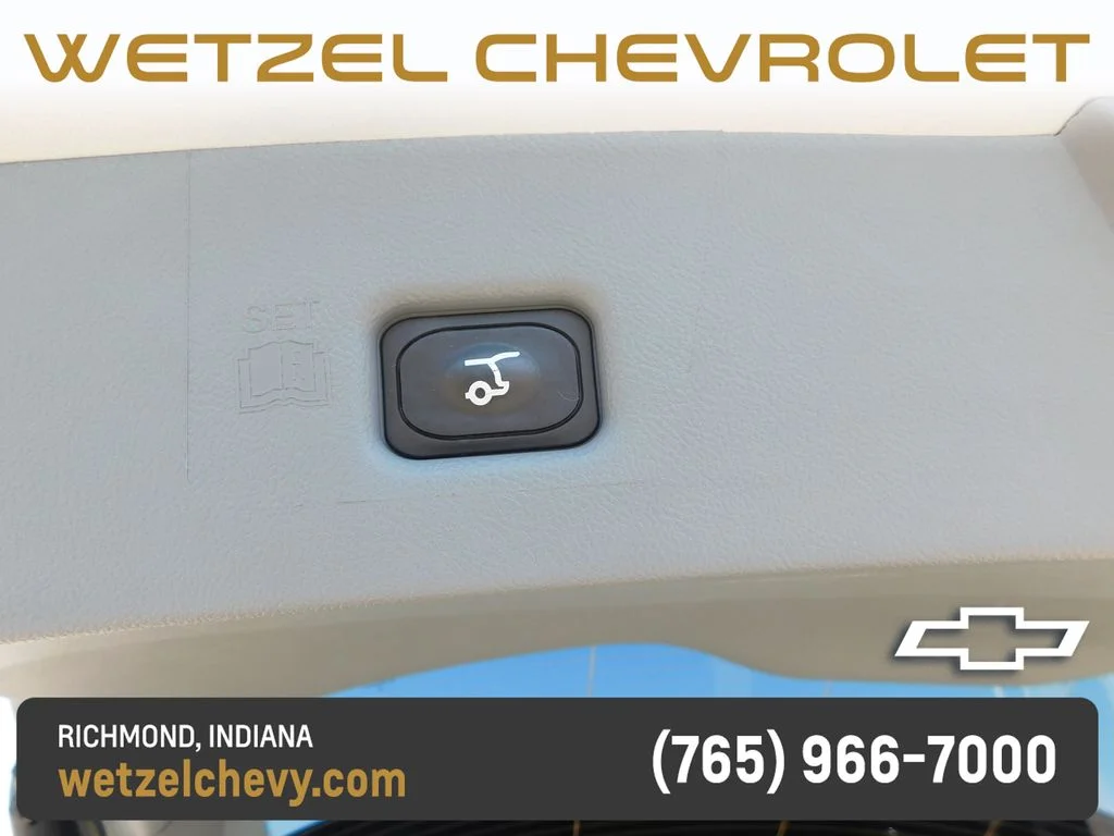 Used 2023 Silver Lincoln Reserve image 24