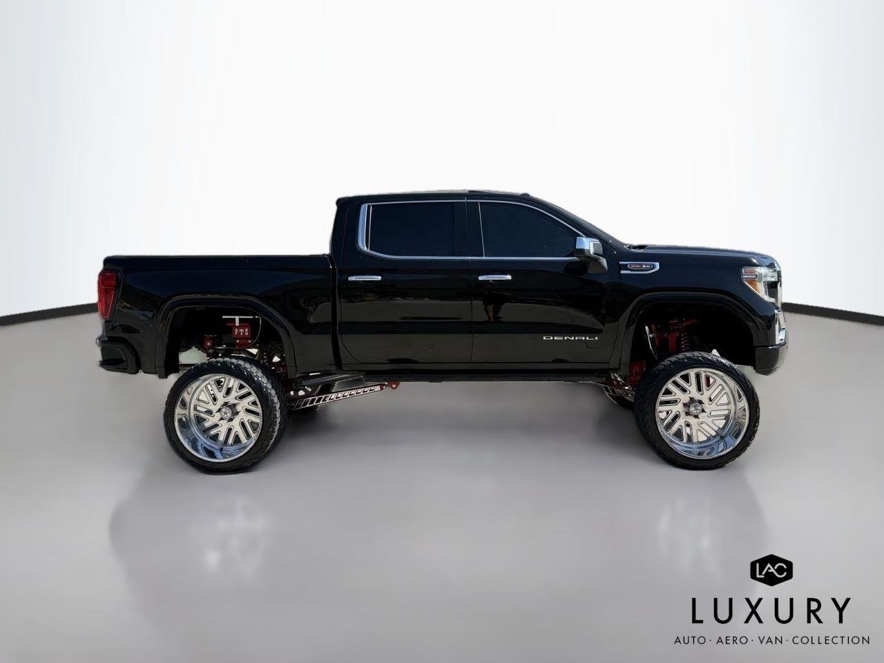 Used 2019 Onyx Black GMC Denali image 5