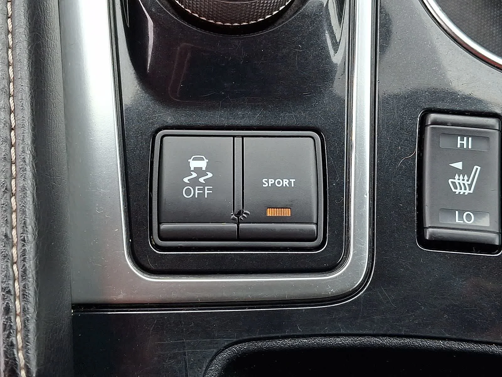 Used 2019 Gun Metallic Nissan SL image 27