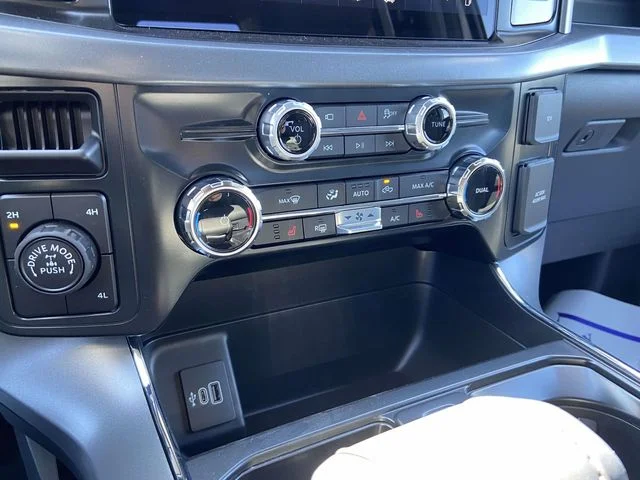 New 2026 Oxford White Ford XLT image 19