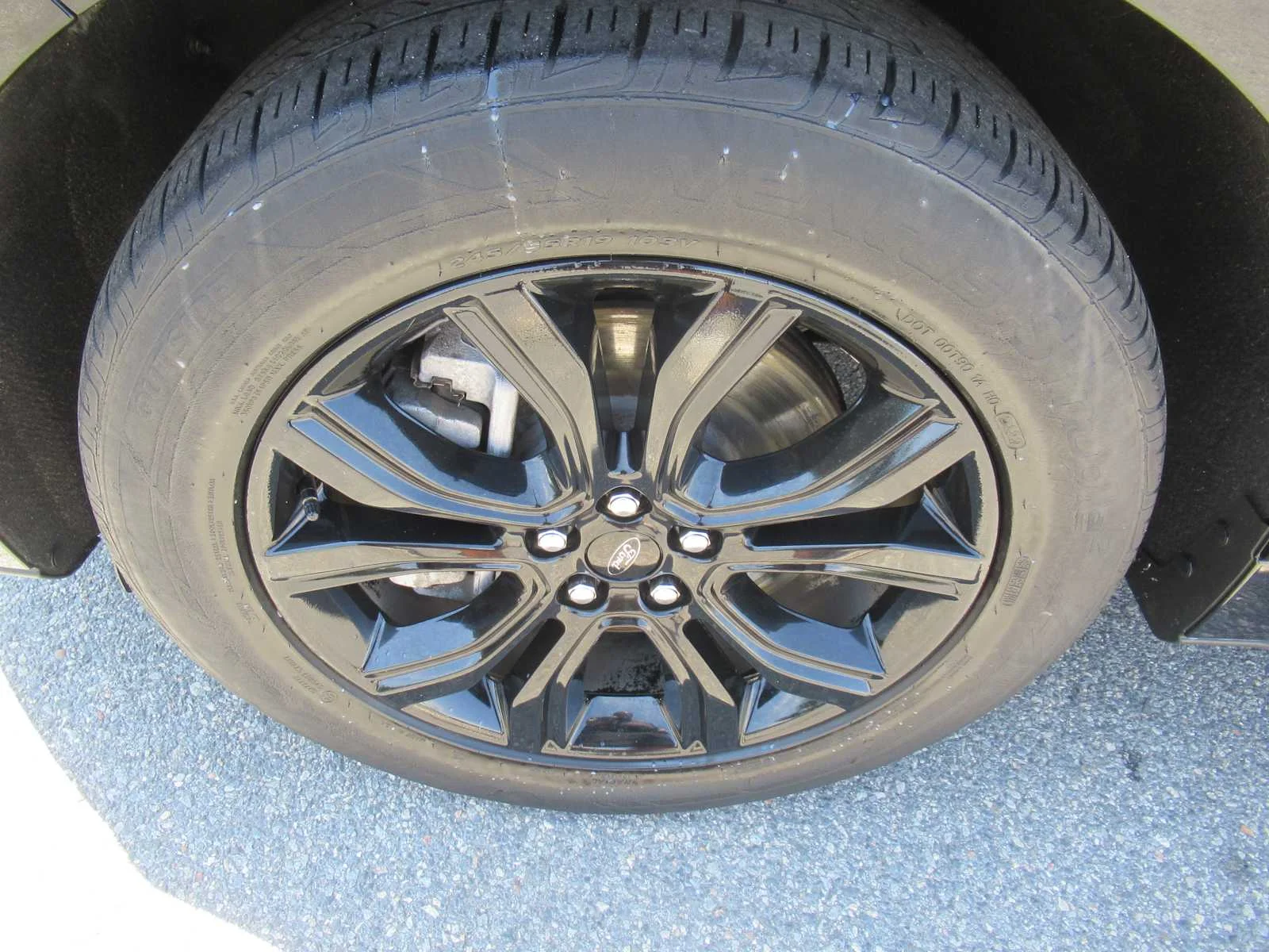 Used 2022 Agate Black Ford SE image 12