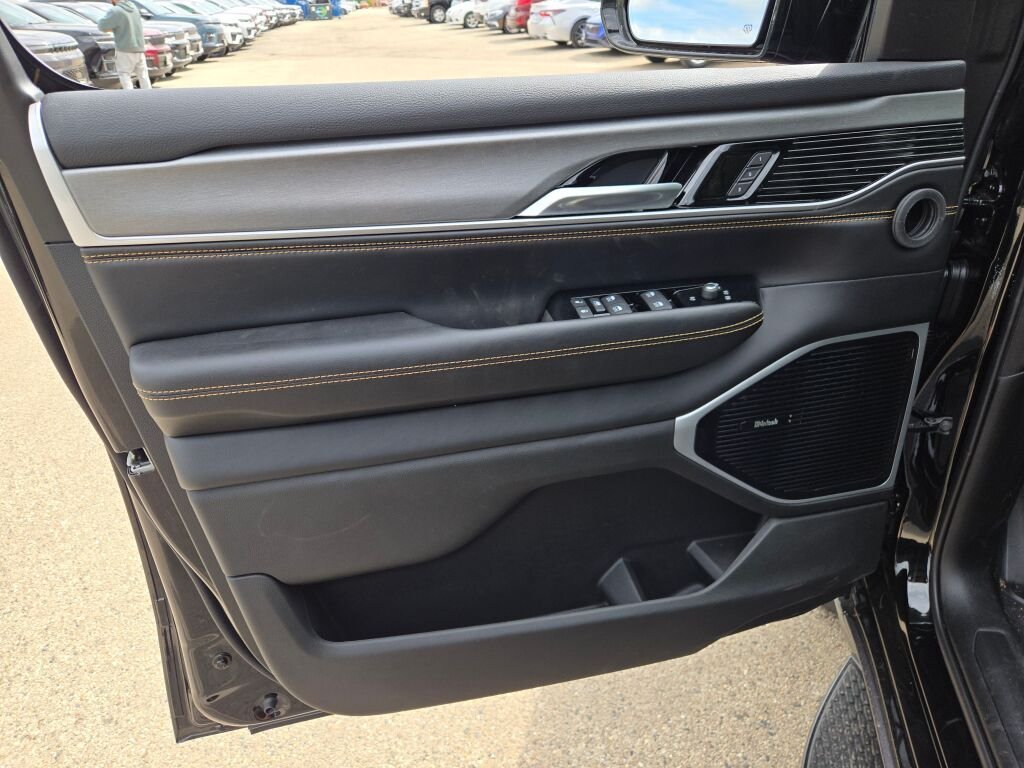 New 2026 High Gloss Black Exterior Paint Jeep  image 19