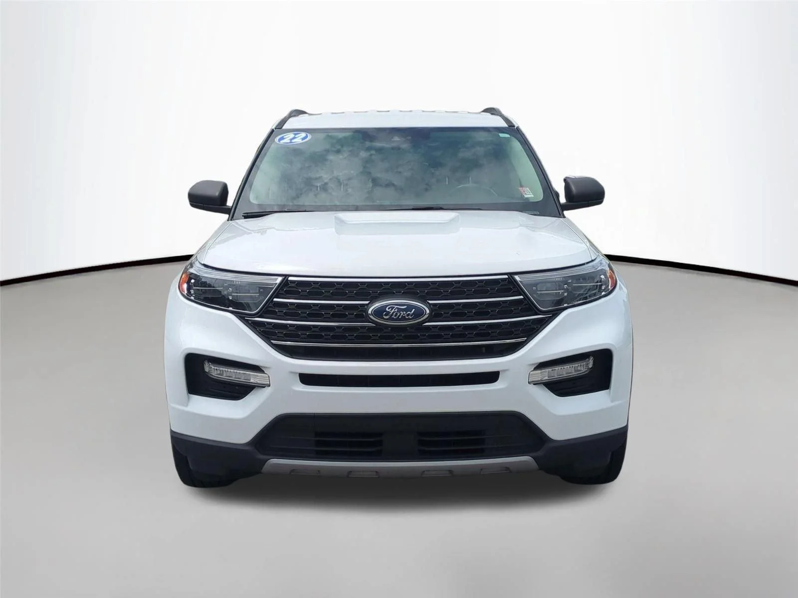 Used 2022 Oxford White Ford XLT image 8