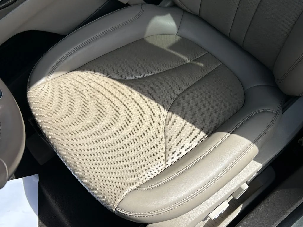 Used 2023 Beige Lincoln Reserve image 15