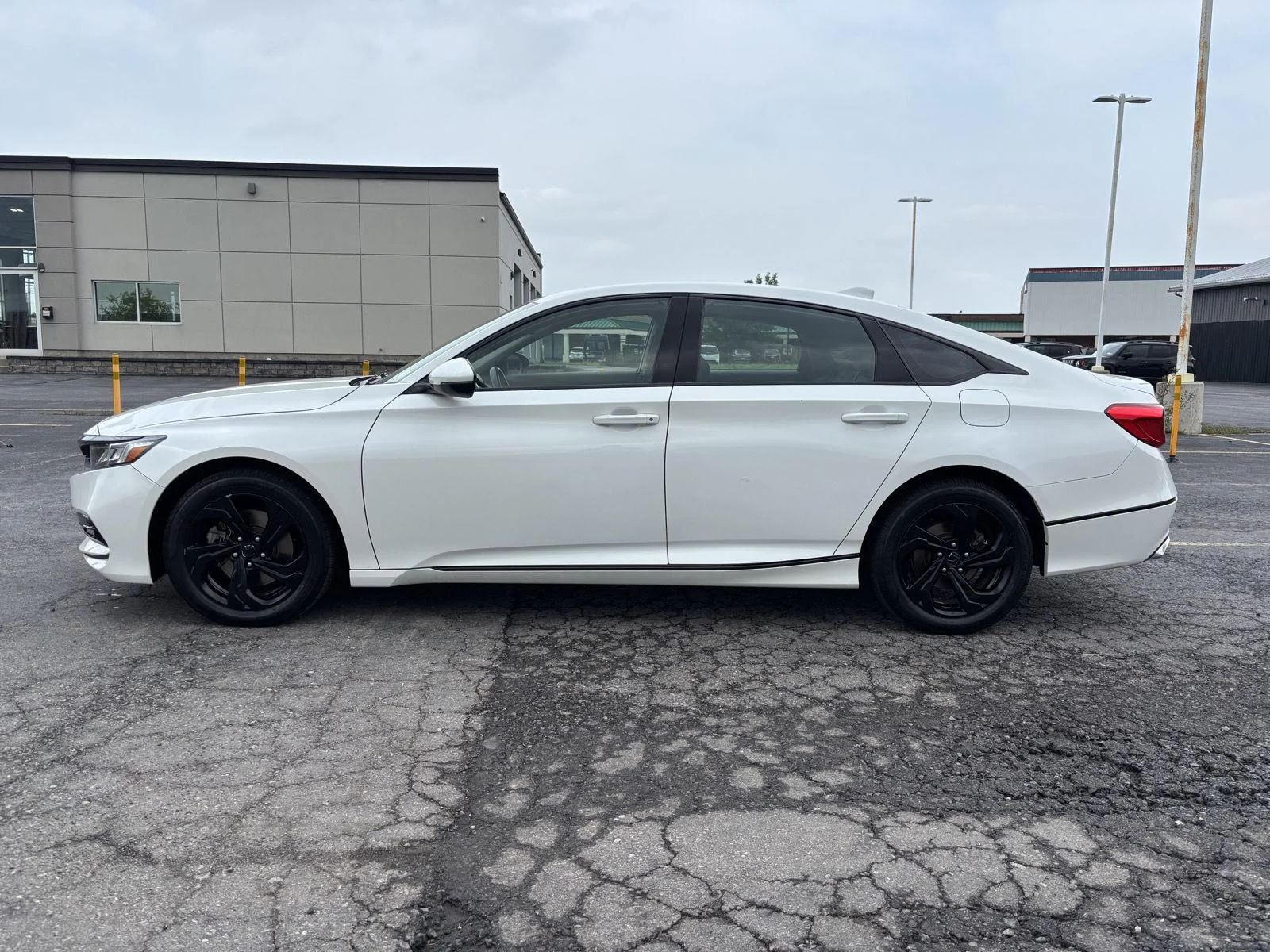 Used 2020 Platinum White Pearl Honda EX-L image 4