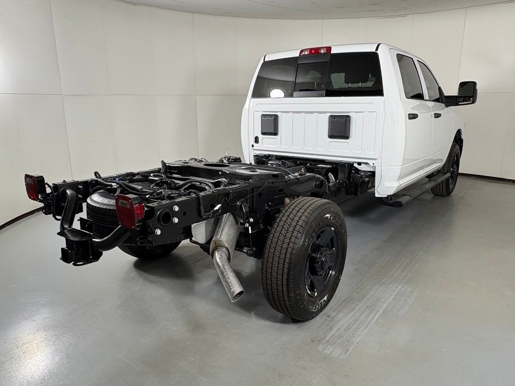 New 2026 Bright White Clear-Coat Exterior Paint RAM Tradesman image 8