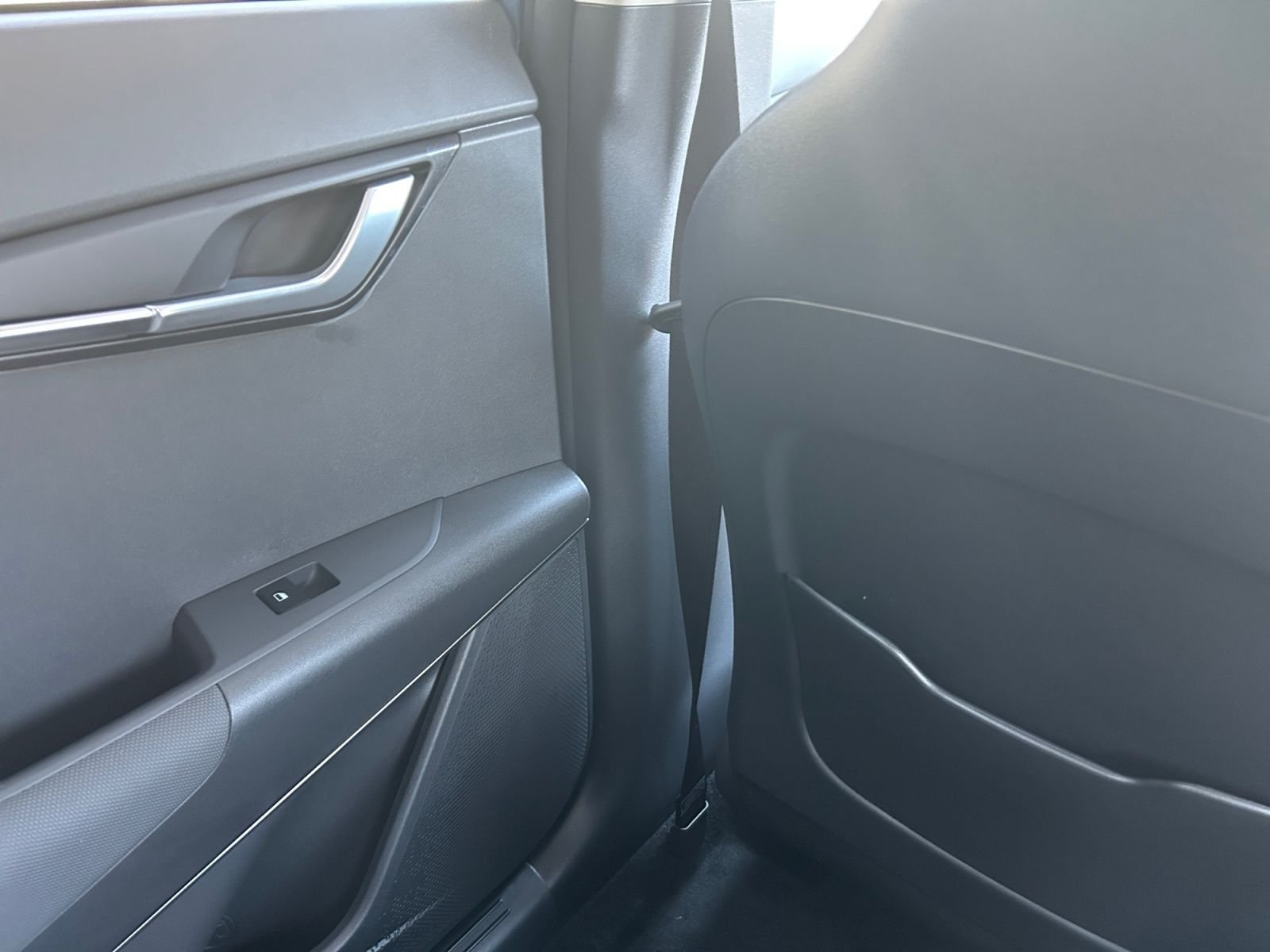 New 2026 Mineral Blue Kia EX image 27