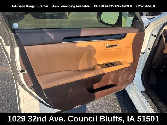 Used 2016 White Lexus 350 image 16