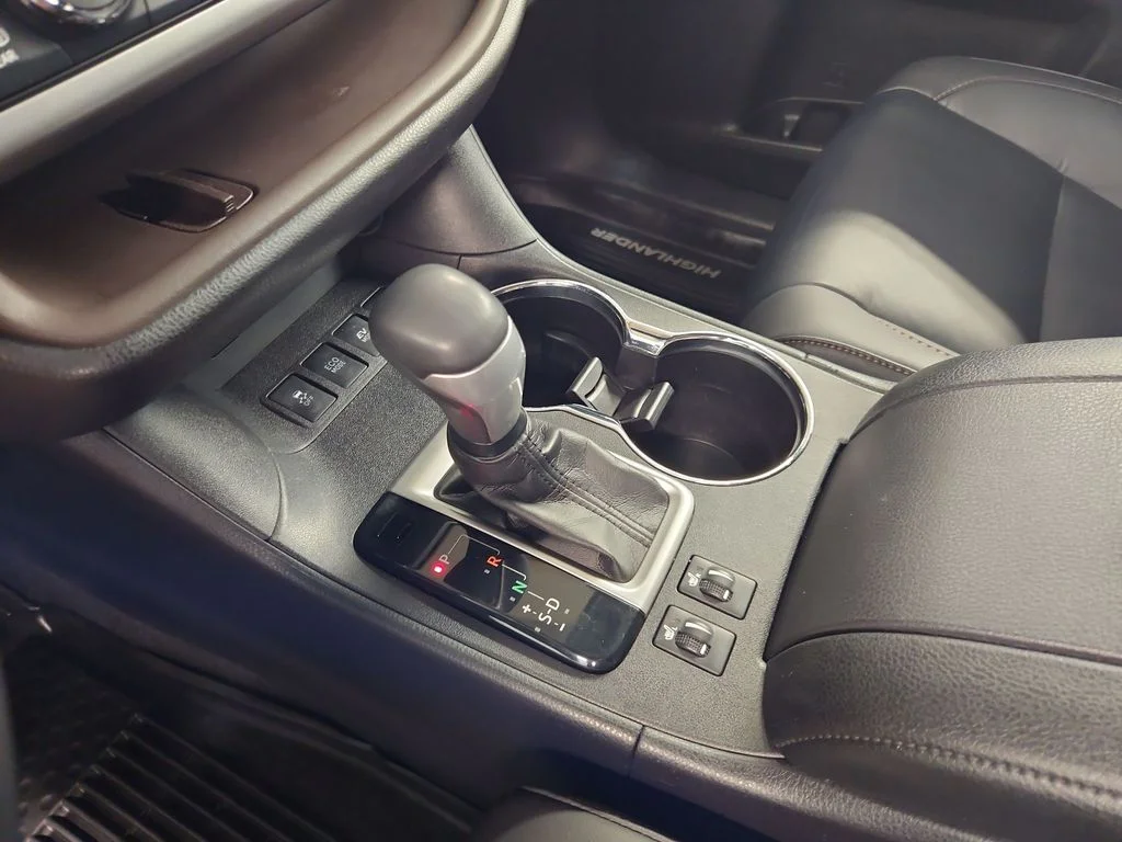 Certified Used 2019 Silver Toyota XLE image 24
