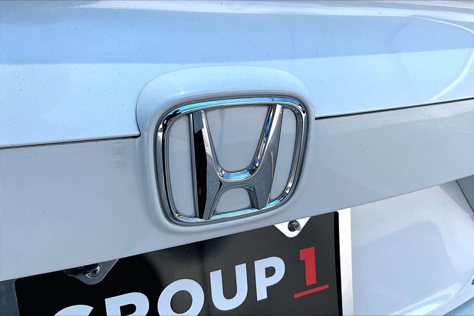 Used 2022 Platinum White Pearl Honda Sport SE image 31