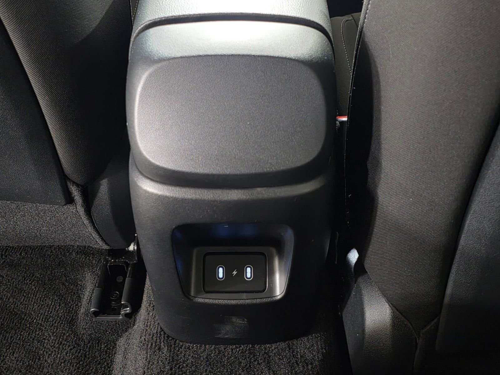 Used 2025 Abyss Black Hyundai SEL Sport image 16