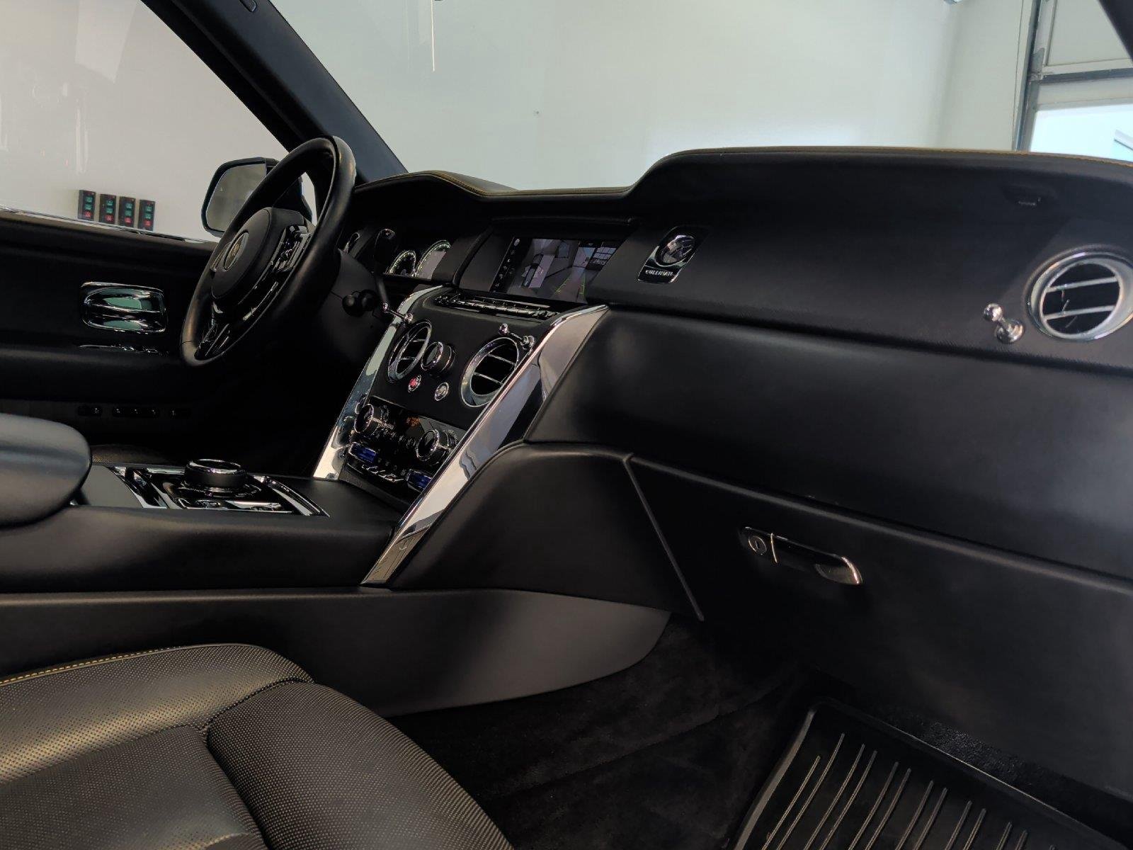 Used 2021 BLACK ROLLS ROYCE BASE image 40