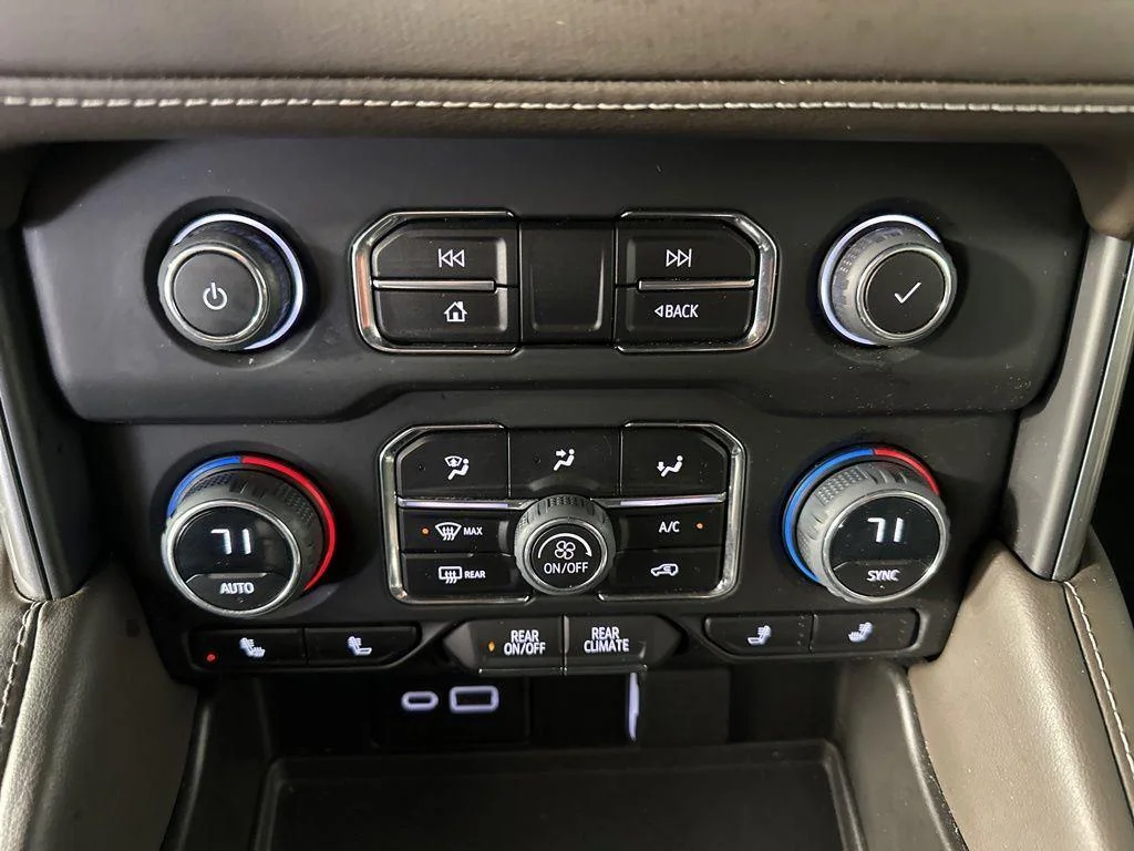 Used 2023 Pearl Chevrolet Z71 image 36